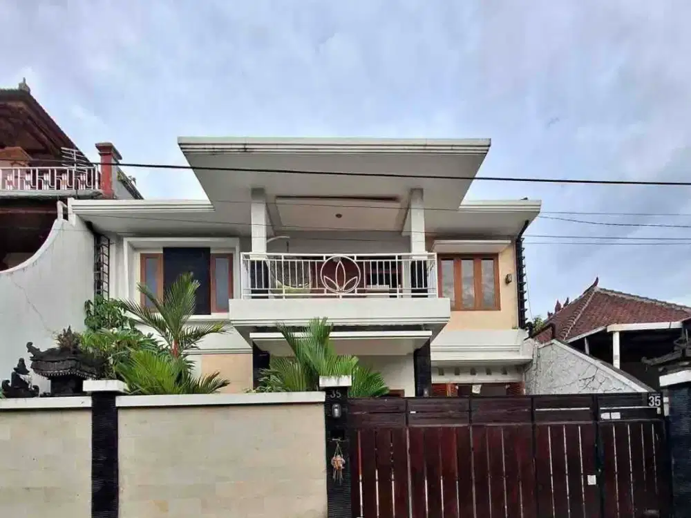 Rumah minimalis 5 Kamar dengan Jalan Lebar