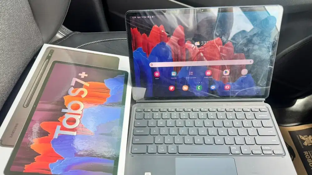 Samsung S7+ incld keyboard cover+stylus