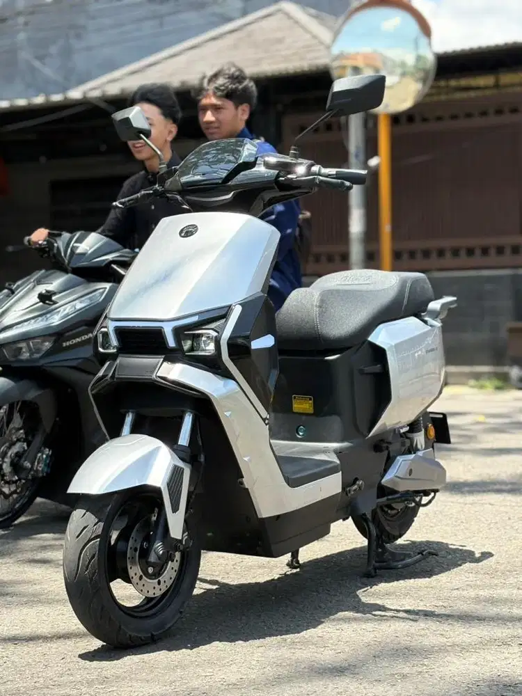 Sepeda Listrik / Selis Ofero Stareer 3 LITHIUM! 1000 WATT! Like New!