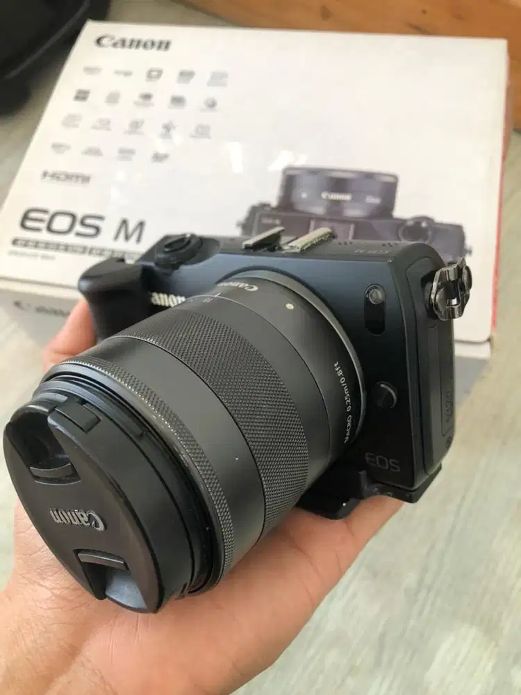 Kamera mirorles canon eos m lensa kit 16 55