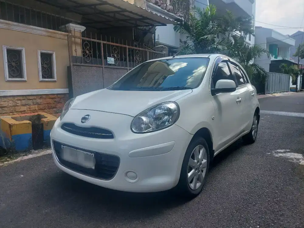 Low KM_ Nissan March 1.2 L AT 2013 Putih