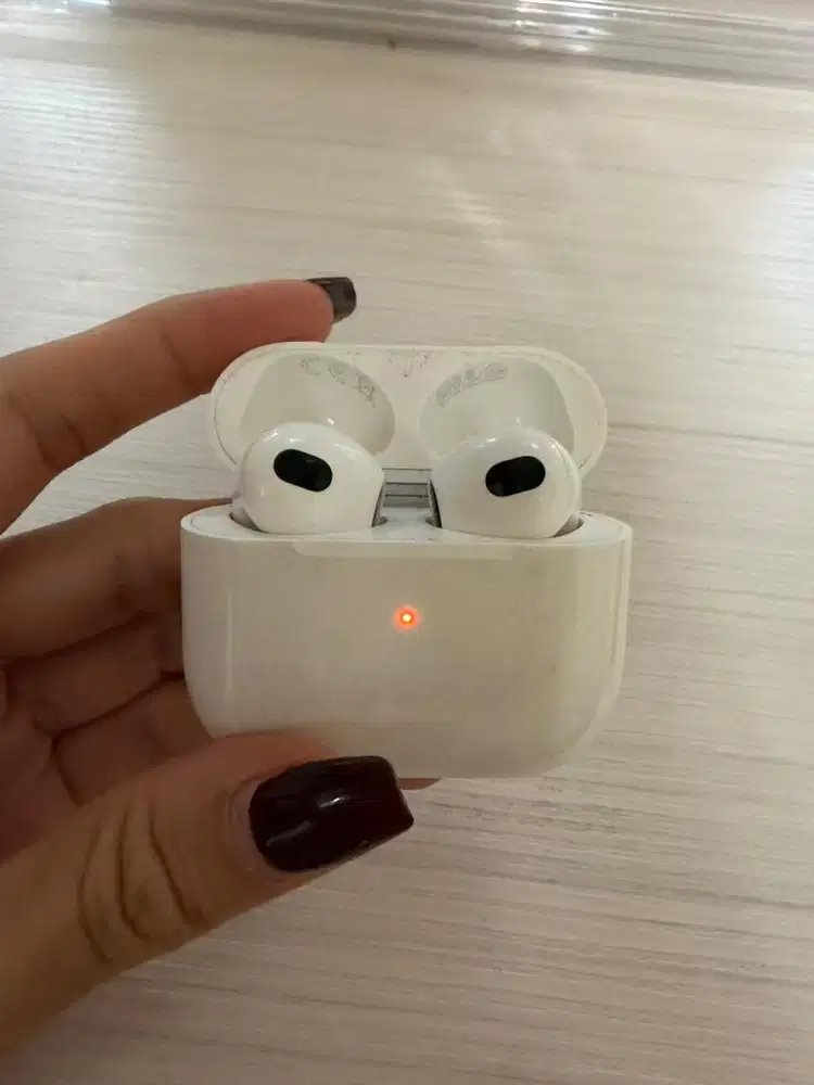 Apple AirPods gen 3