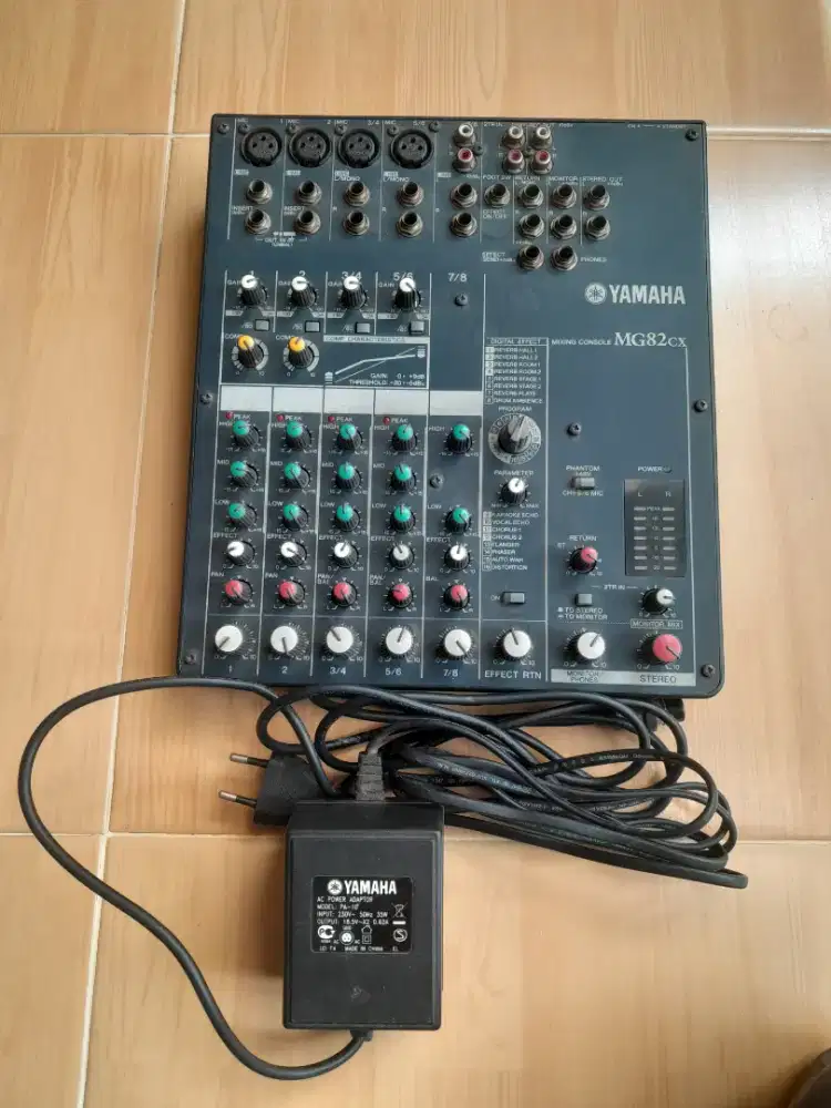  YAMAHA Mixing Console. MG82cx