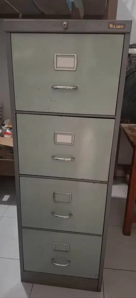 Lemari Arsip atau Kabinet Arsip