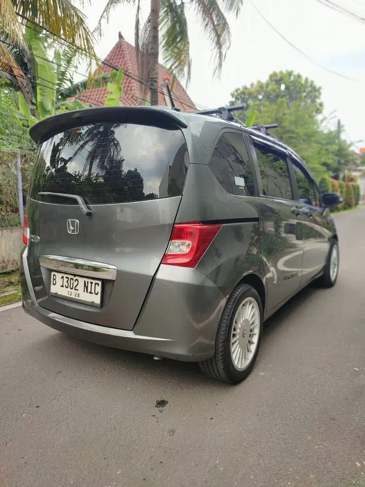 Honda Freed psd AT th 2011 Abu2 metalik nopol Genap jakarta Timur