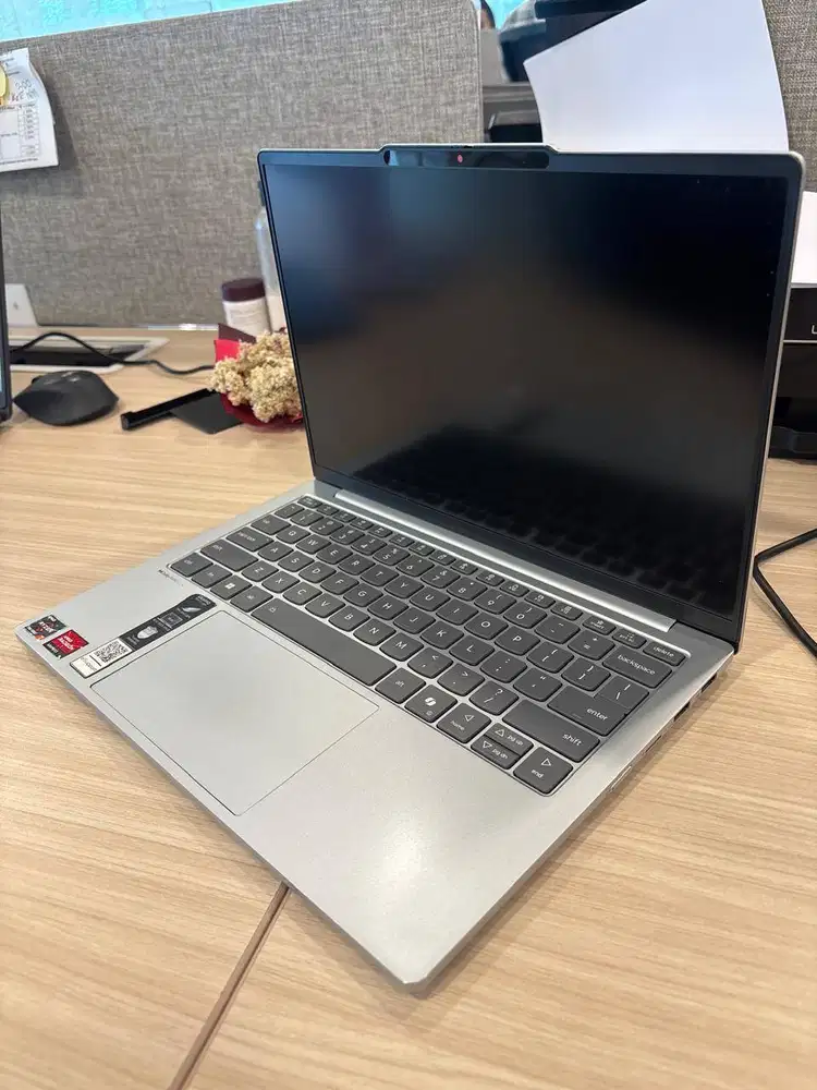 Lenovo IdeaPad Slim 5 Light | Ryzen 7 7735HS | Garansi Resmi On 4 Bln