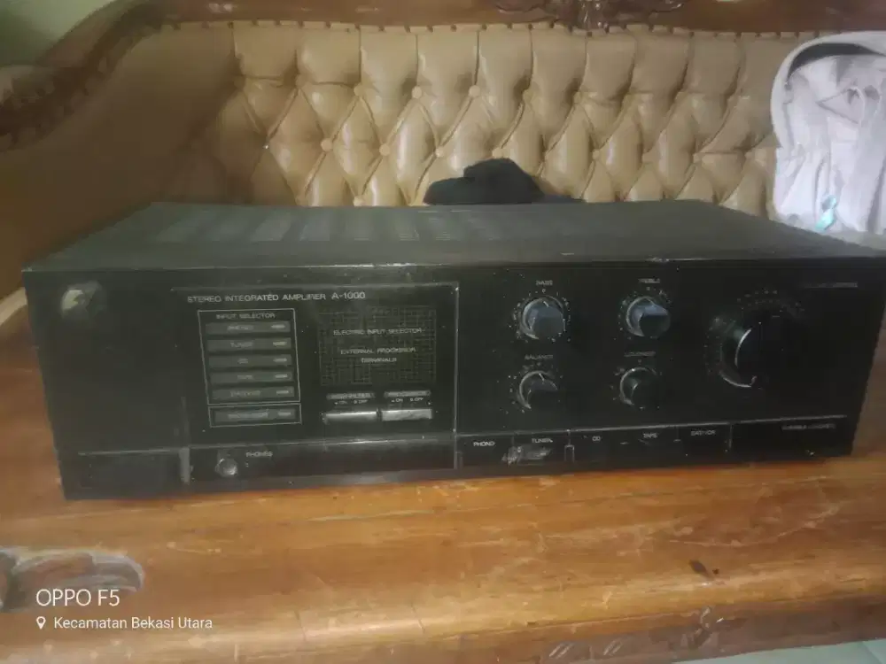 SANSUI INTEGRATED AMPLIPAER, MODEL NO A.  1000,