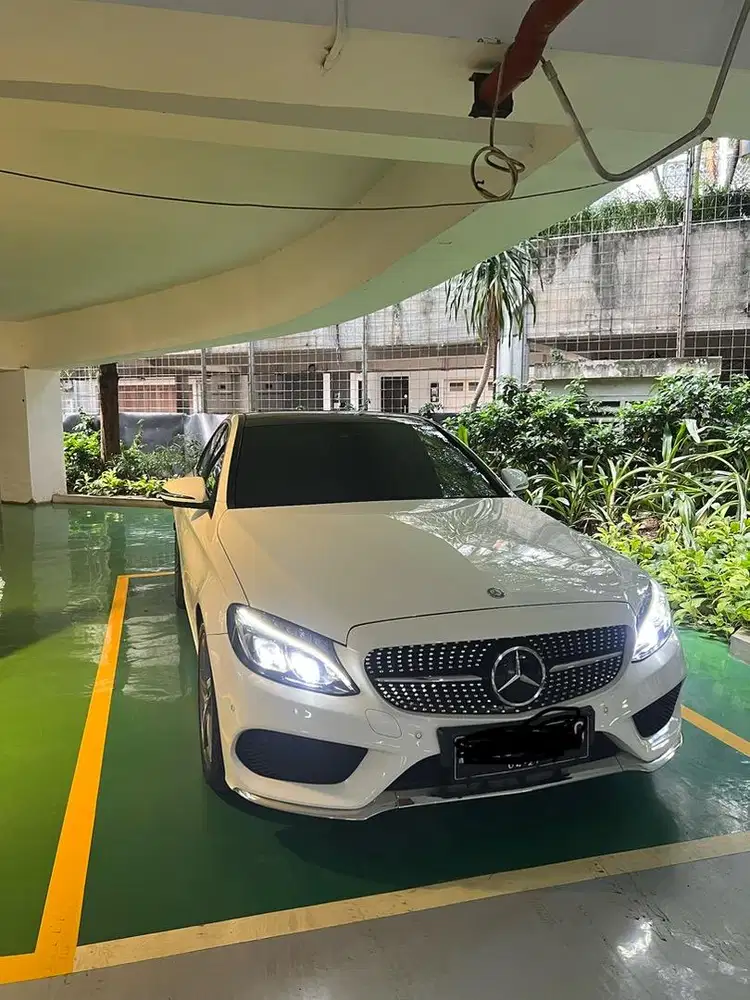 Mercedes-Benz C250 2016 Bensin