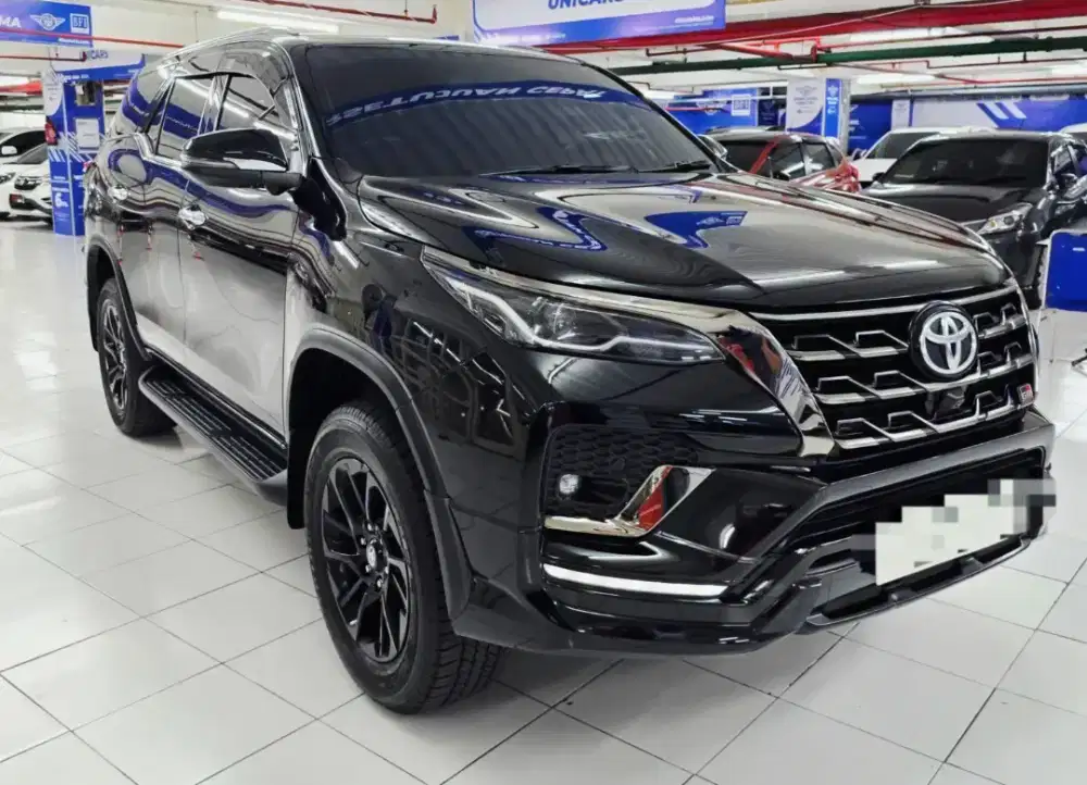 Fortuner GR Sport 2.8 At 2023 (Low KM)