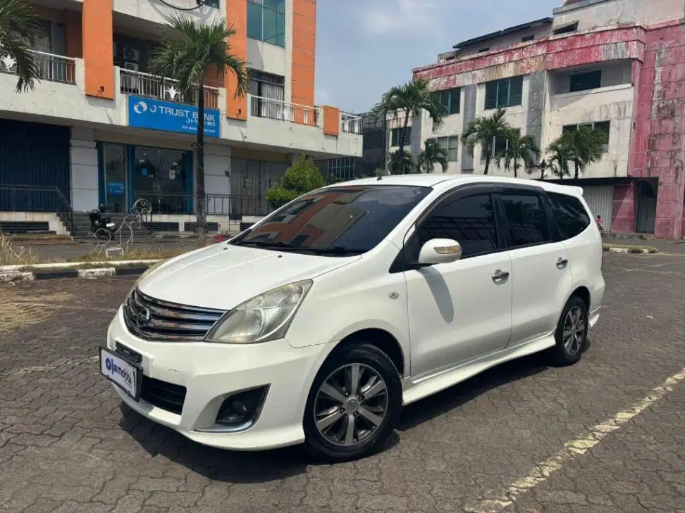 Nissan Grand livina 1.8 XV Highway Star Bensin MT 2013 Putih