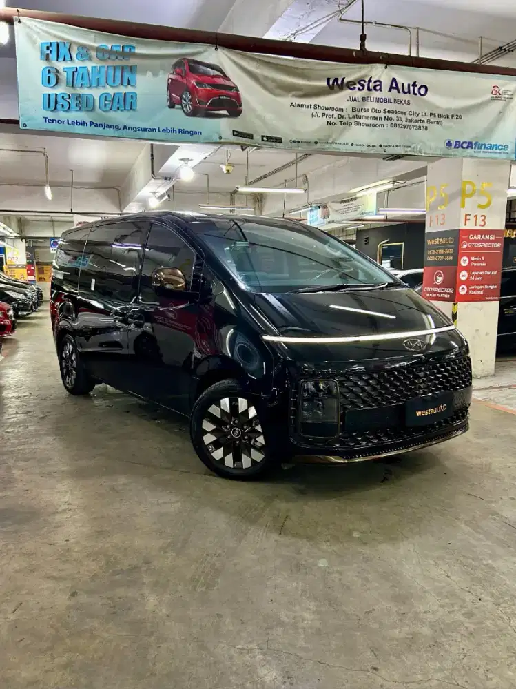 KM 24rb 9 seater Hyundai Staria 2.2 Signature Diesel AT 2023 Like New