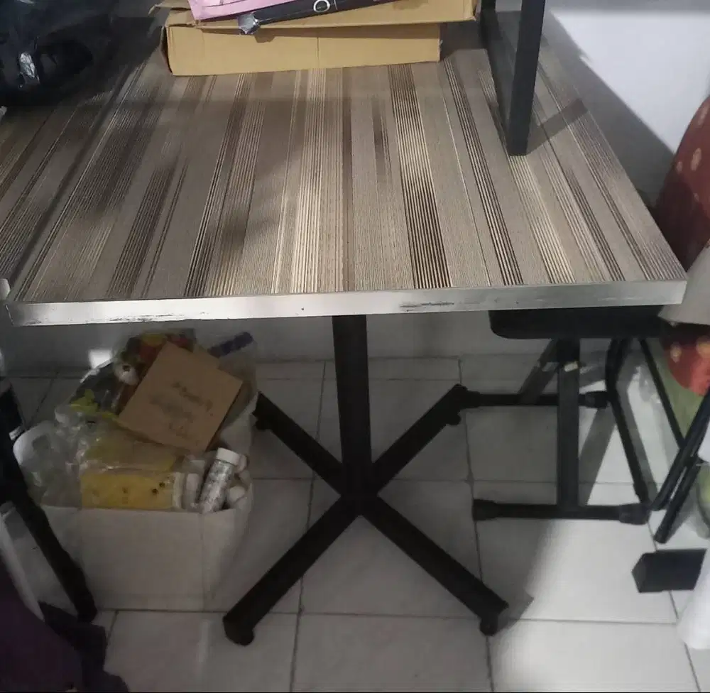 3Meja Cafe/Makan dan 6 Kursi ( 3set: 3 Meja dan 6 kursi) Kaki besi X.