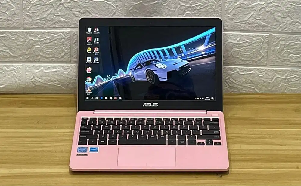 Asus E203NA Ram 2GB hdd 500G