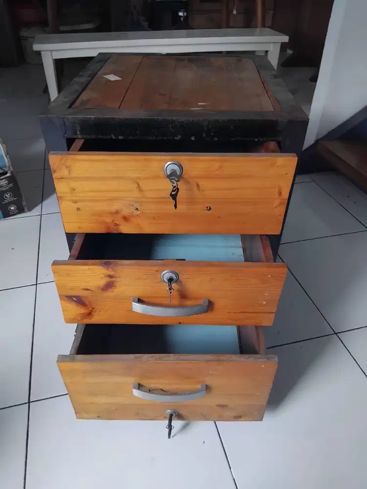 lemarinbakas rangka besi murah 45x50x60