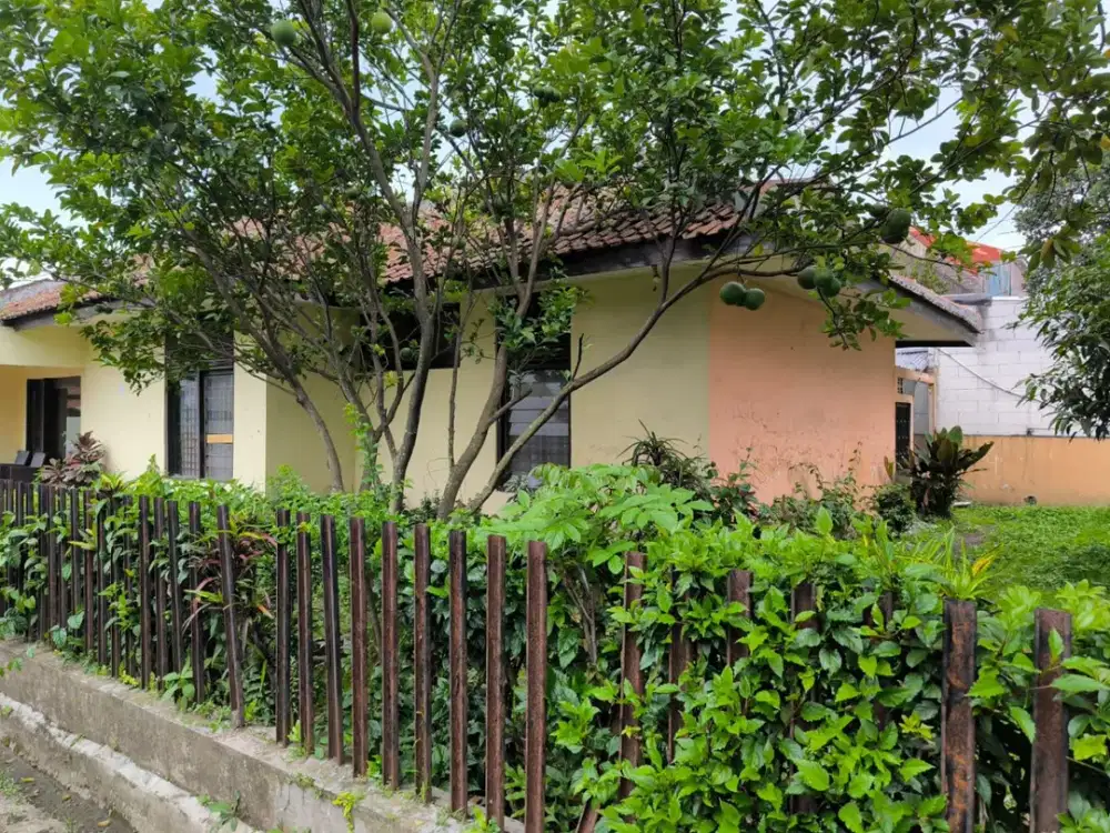 RUMAH ASRI NYAMAN TERAWAT SIAP HUNI DI CIPAMOKOLAN BANDUNG