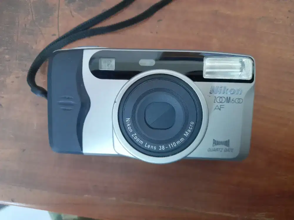 Kamera Analog Nikon Zoom 600 AF - Lensa 38-110mm Macro (NEGO)