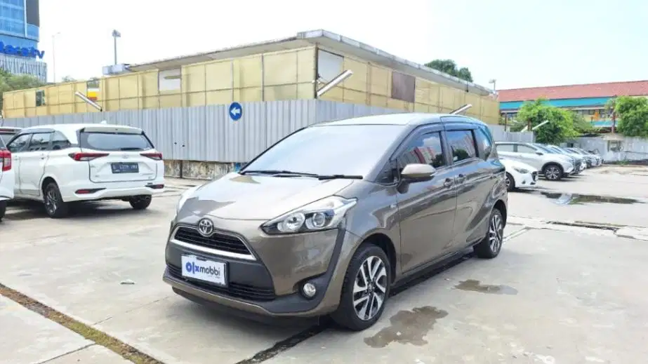 DP MURAH - Toyota Sienta 1.5 V Bensin-MT 2016 Coklat