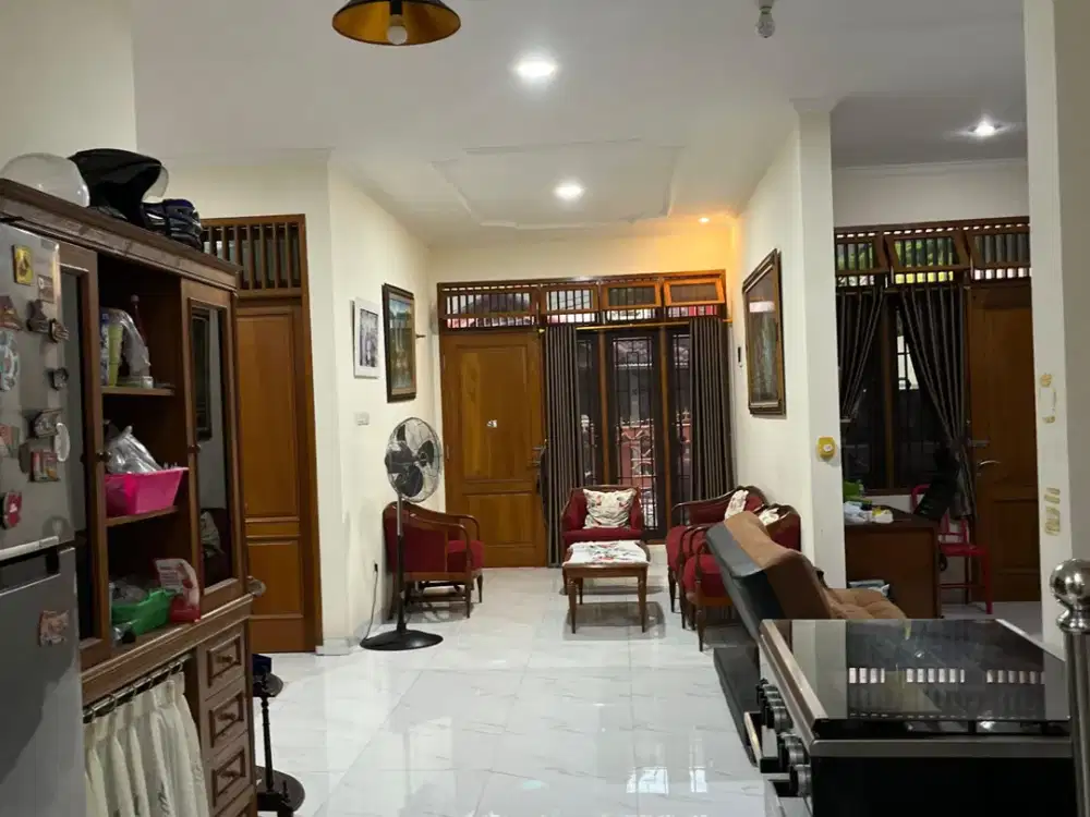 Dijual Rumah 2,5 Lantai Di Duren sawit Jakarta Timur