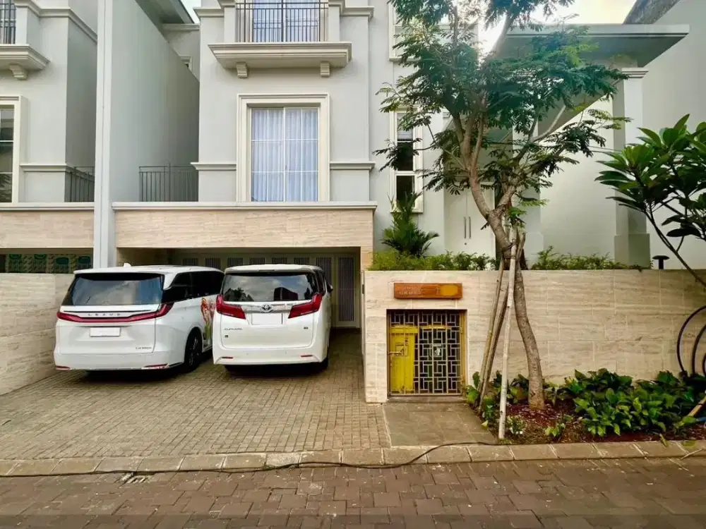 FOR SALE! Rumah Mewah 2 Lantai Arsitektur Modern Classic dengan Private Lift – Lebak Bulus, Jakarta Selatan