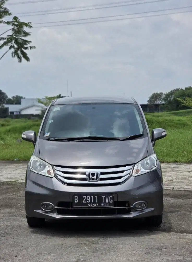 Honda Freed PSD AT. 2015. Pjk Panjang. Last Edition. istimewa