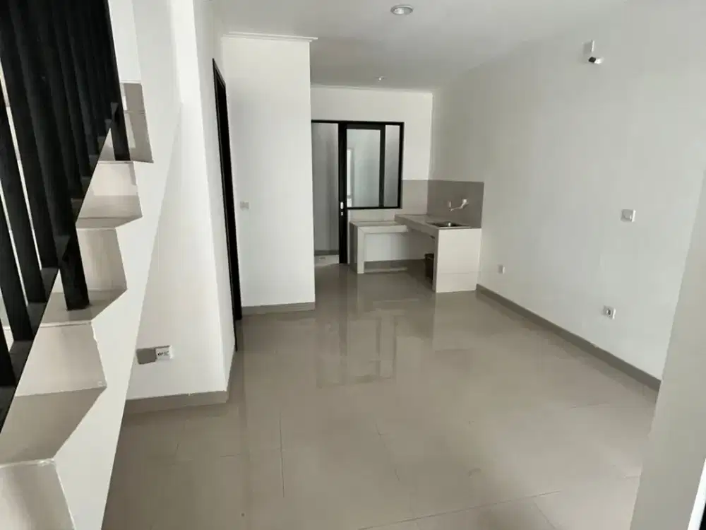 Disewakan Rumah uk. 4.5x12.5m2 Kosongan Milenial City Brand New PIK 2 Extension