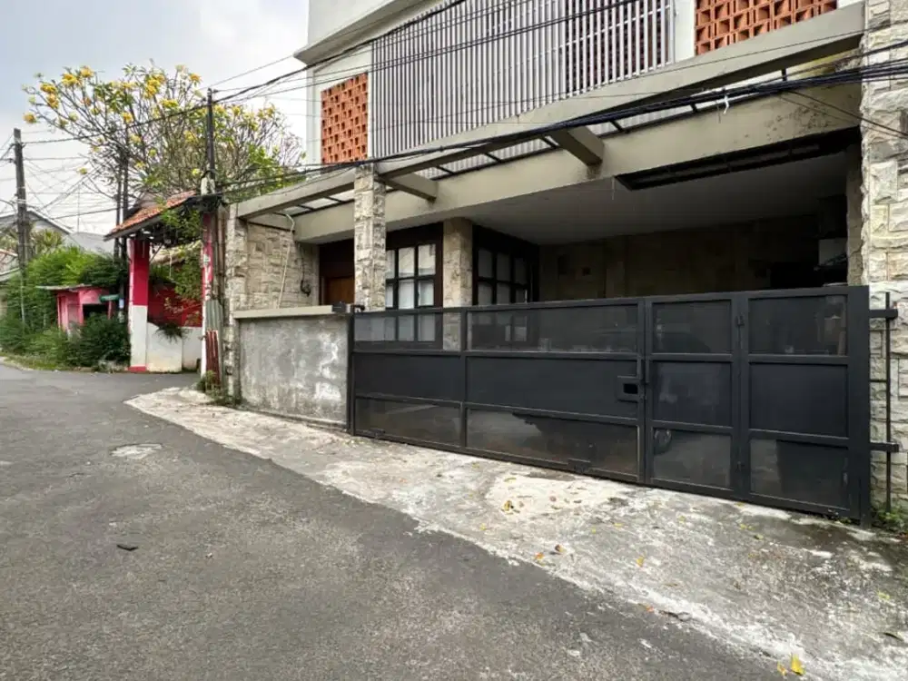 RUMAH BAGUS POSISI HOOK FURNISHED SIAP HUNI di CIRENDEU TANGERANG SELATAN