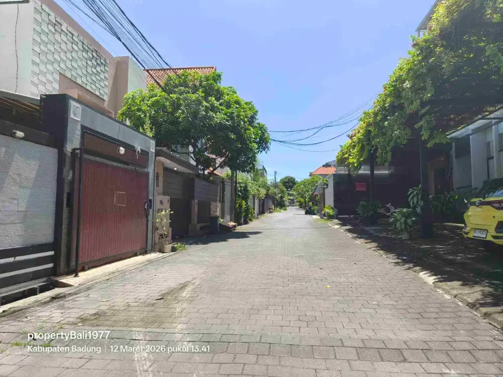 Tanah 240m2 di seminyak Kerobokan Bali