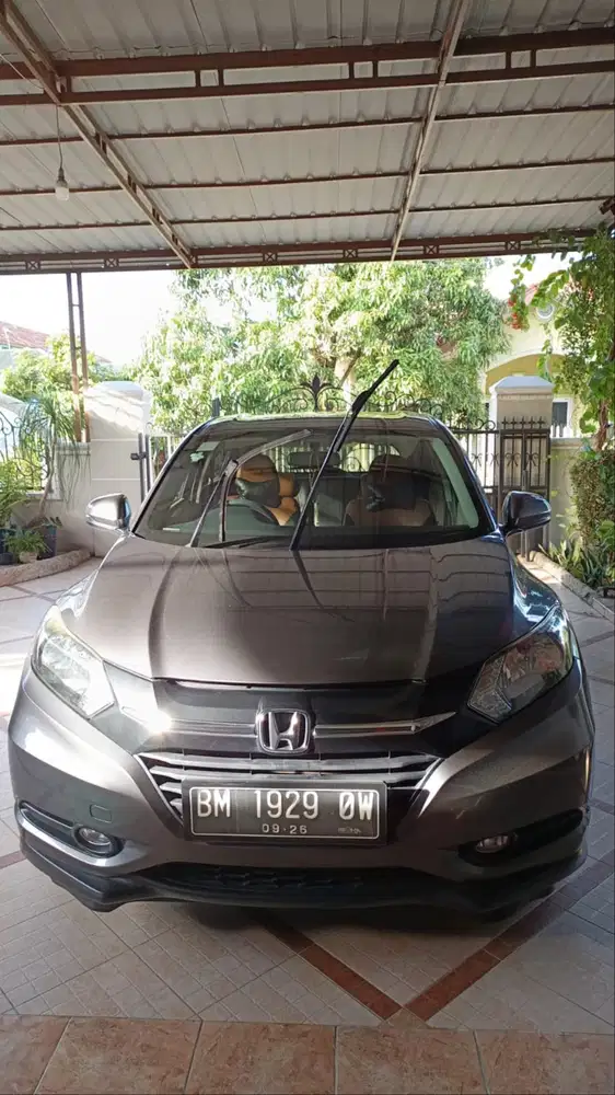 DIJUAL - HONDA HRV RU1 1.5 S M/T TAHUN 2016