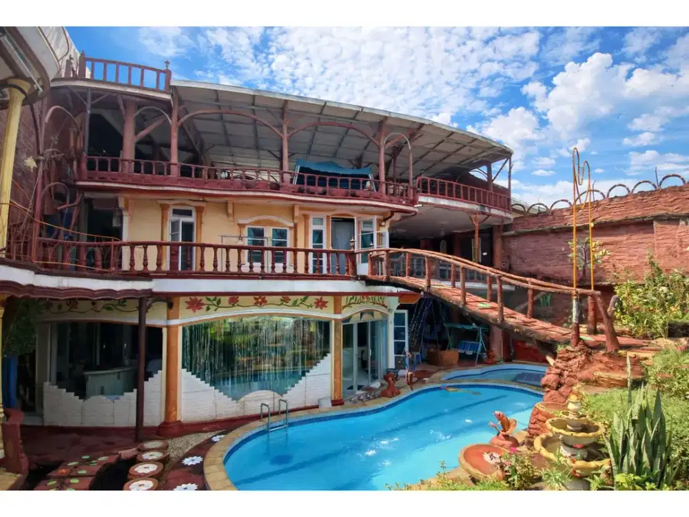 DIJUAL RUMAH 4 LANTAI 2 KOLAM RENANG DI BUKIT GOLF HIJAU BGH SENTUL CITY SSR794