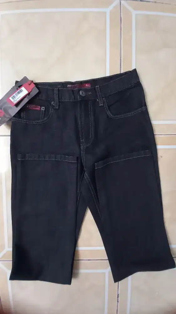 Celana panjang Cardinal