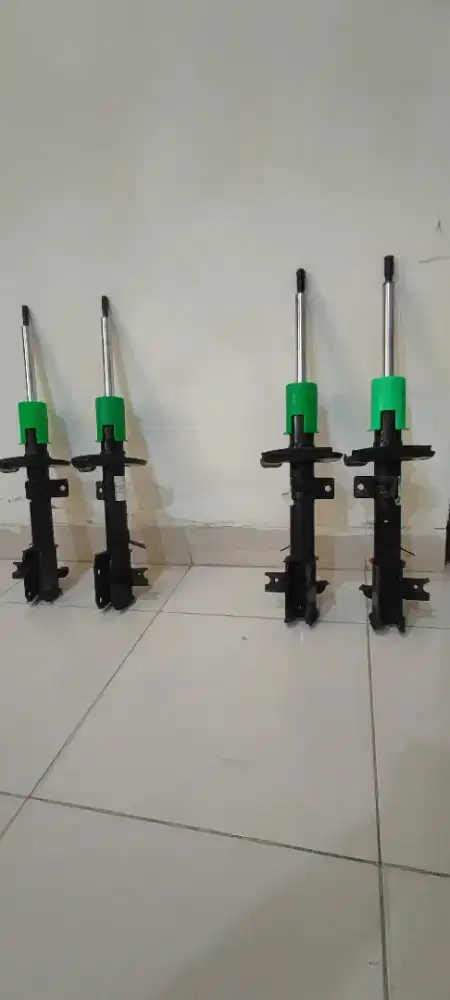 Shockbreaker Depan Suzuki Ertiga Bekas – Generasi pertama (2012-2017)