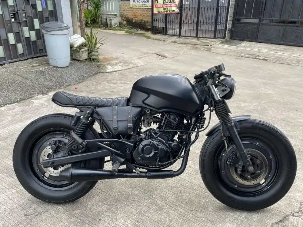 Pulsar 220 cc custom caferacer