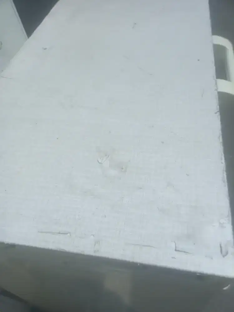 Di jual fezer box 220 liter merk ELBA  ori siap pakai