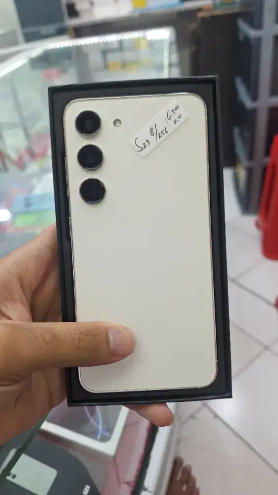 Samsung S23 8/256