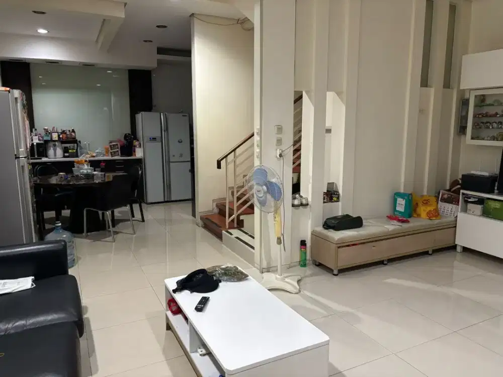 Dijual Rumah Nias 5BR Lokasi Strategis