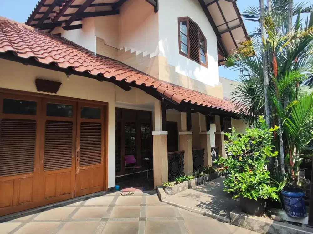 DIJUAL MURAH,  RUMAH MEWAH FURNISHED DALAM KOMPLEK di POLTANGAN JAKARTA SELATAN