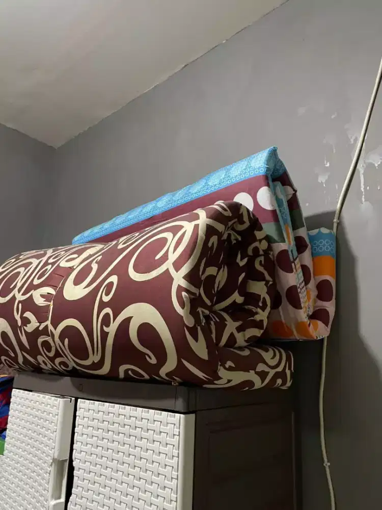 jual cepat aja karna mau pindahan kasur dan ember