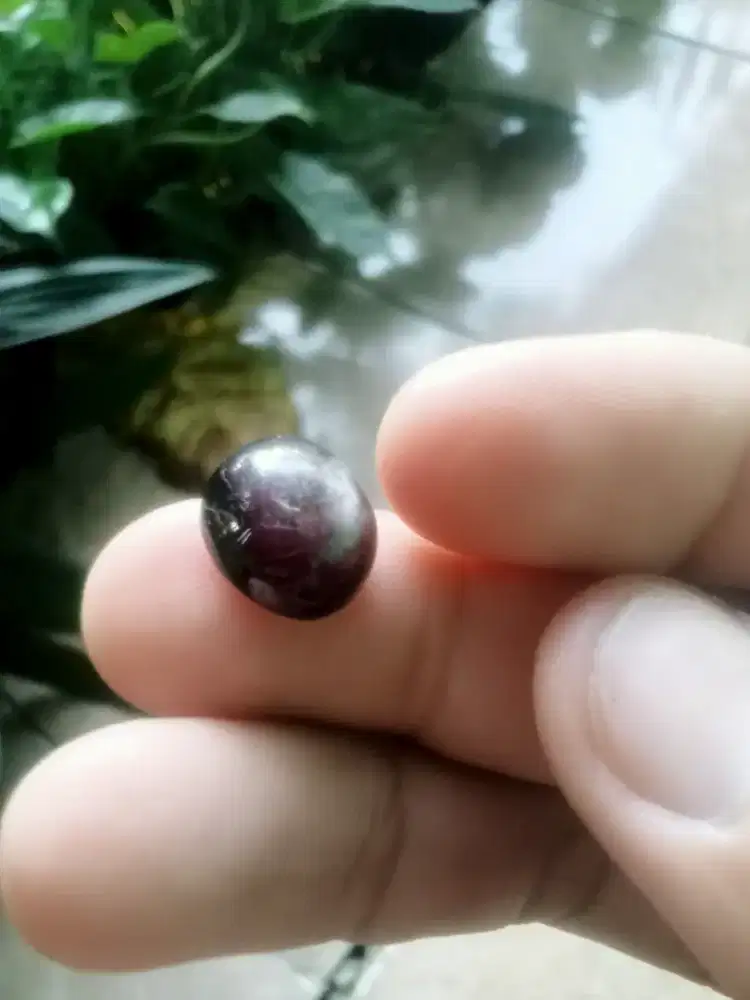 Batu Rubi warna ungu