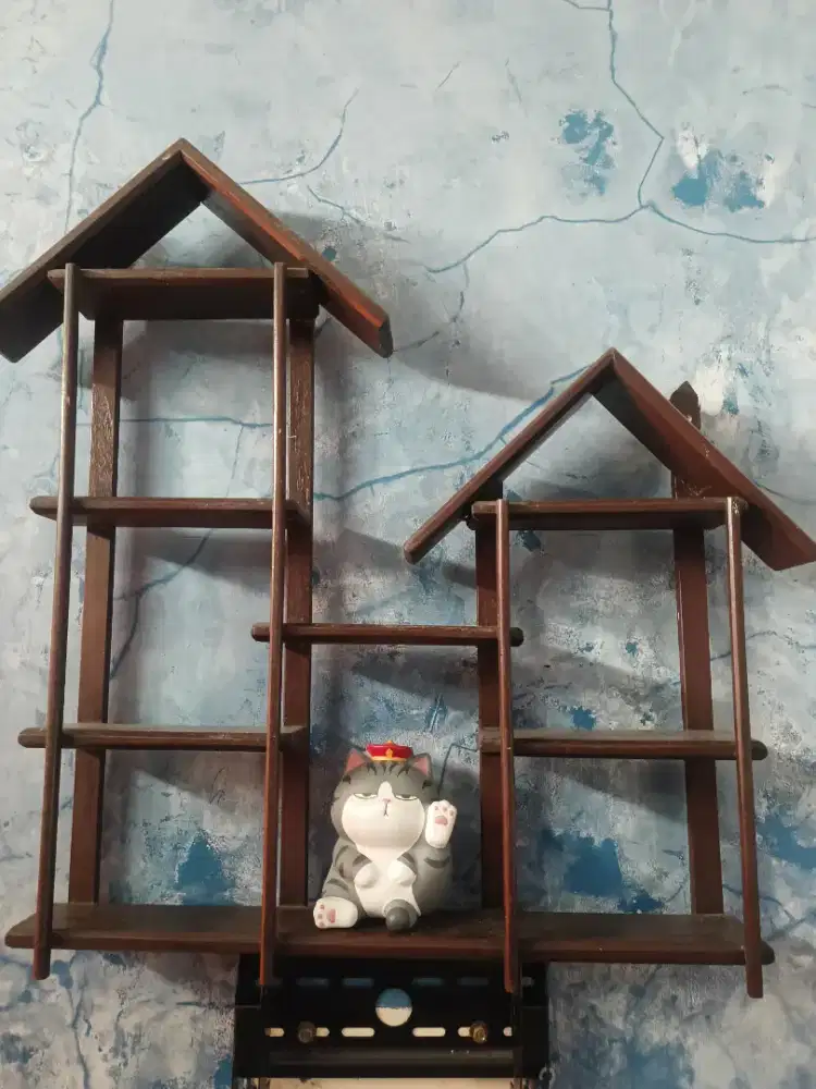 Rak dinding kayu vintage