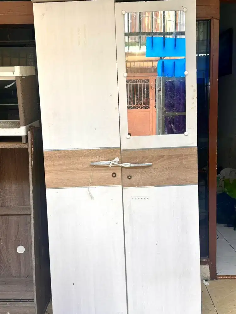 Jual lemari bekas masih bagus