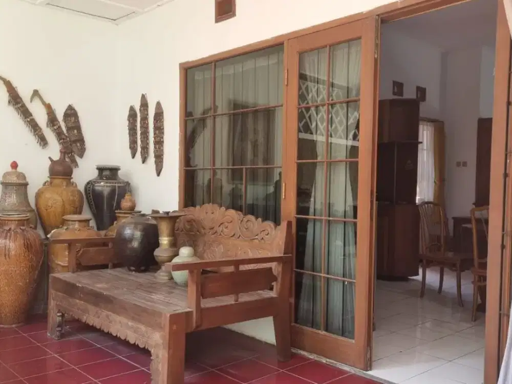 RUMAH LUAS ASRI LINGKUNGAN NYAMAN DEKAT TOL, SEKOLAH, TEMPAT KULINER DI BATUNUNGGAL BANDUNG