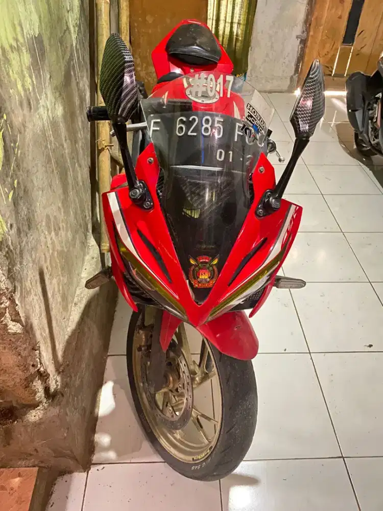 Honda CBR 150 R jual cepat