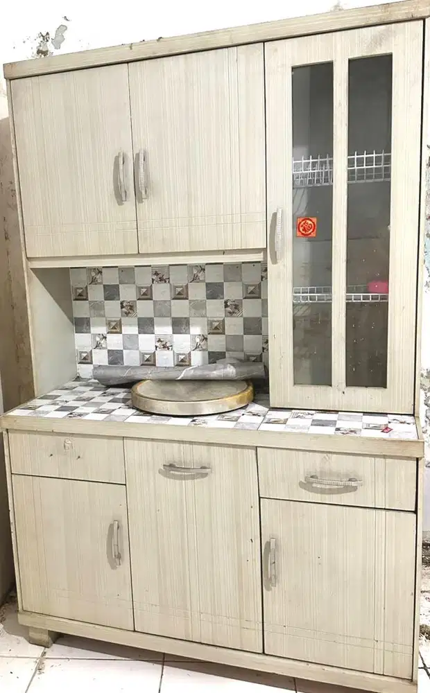 Jual cepat Lemari Piring