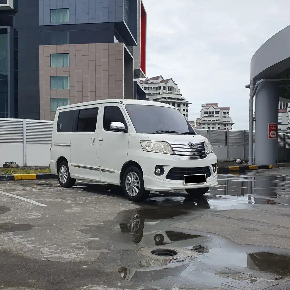 Daihatsu Luxio 2015 Bensin