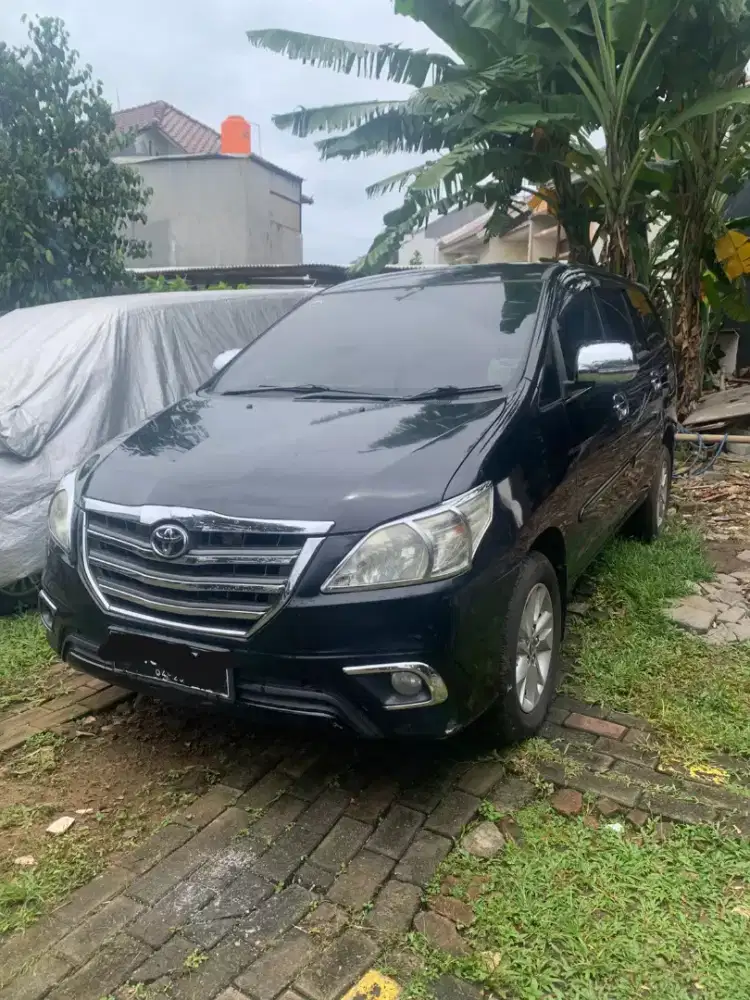 Kijang Innova G bensin AT 2015