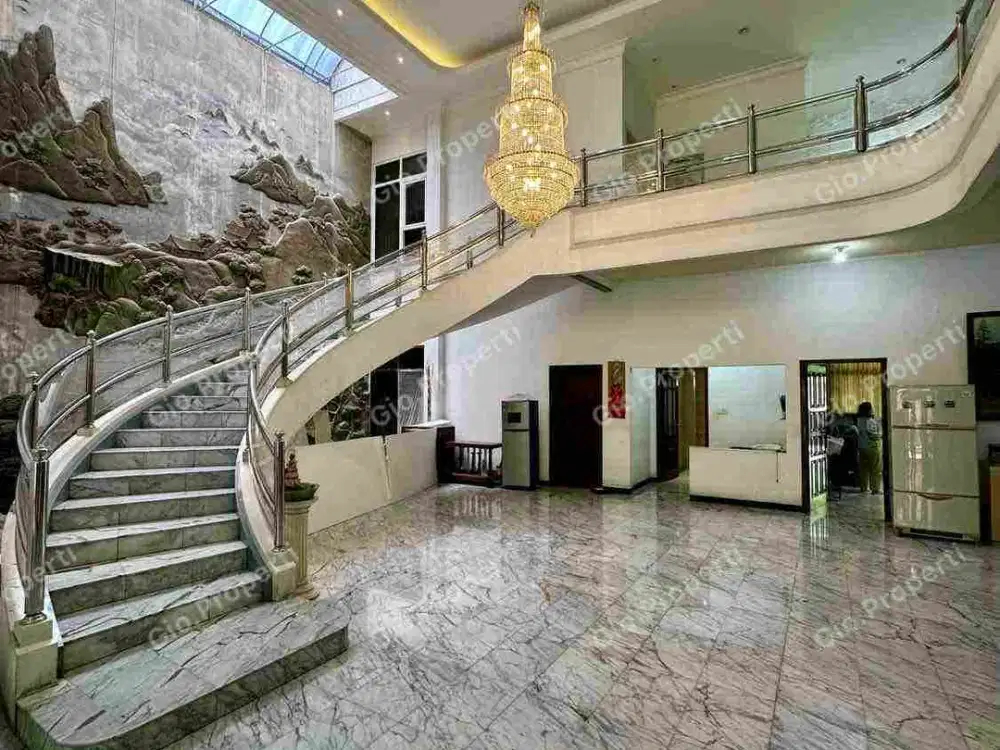 RUMAH NOL JALAN RAYA DHARMAHUSADA INDAH MEWAH, HITUNG TANAH, MARMER