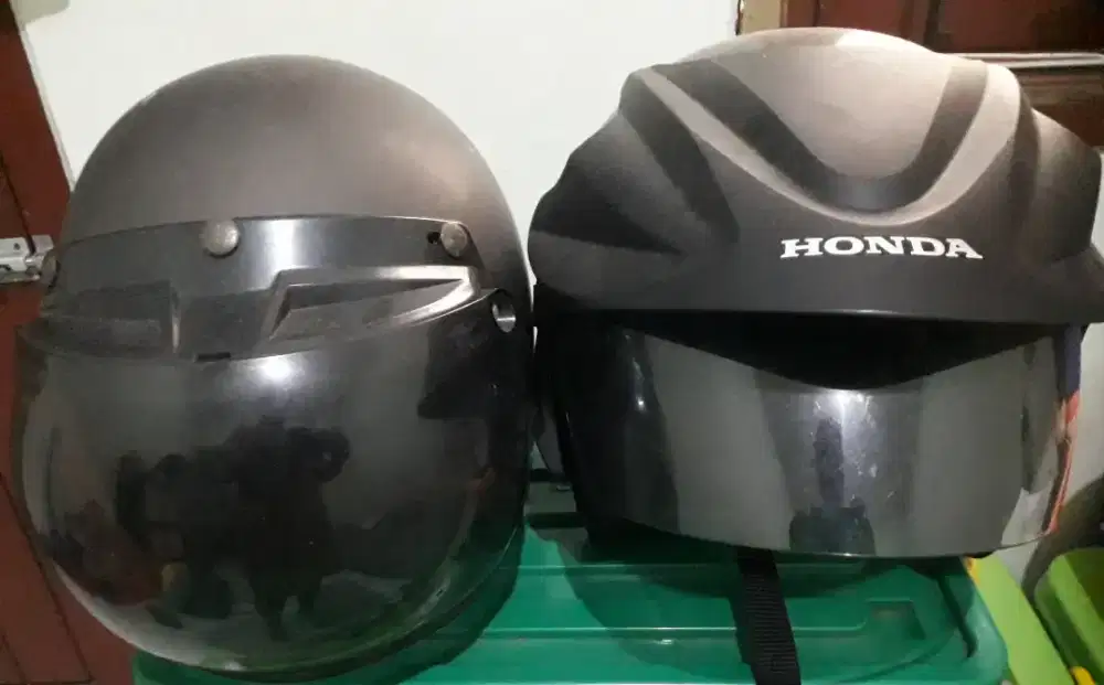 Dijual helm 2 bekas