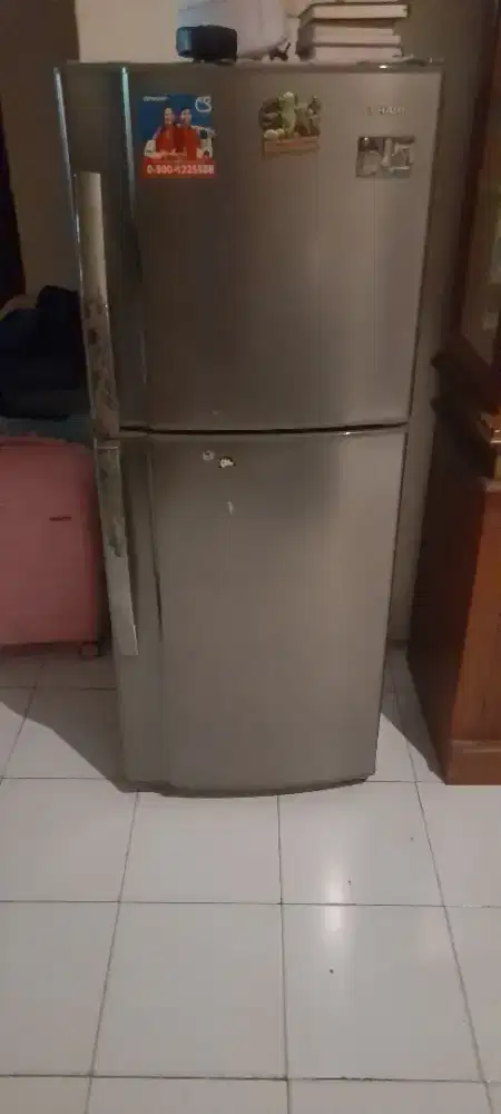Kulkas sharp 2 pintu