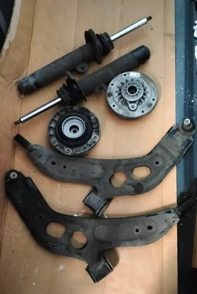 Shockbreaker,sayap ,Guide suport satu set Depan, Mobil BMW X1