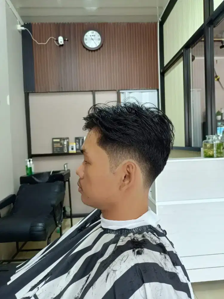 Mencari pekerja sebagai tukang cukur